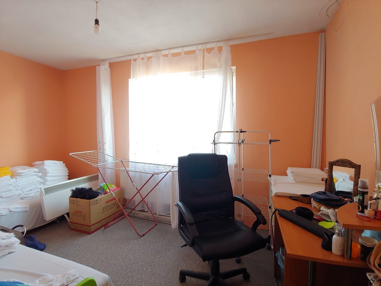 Голяма двуетажна къща в центъра на Кошарица, Слънчев бряг близо до морето