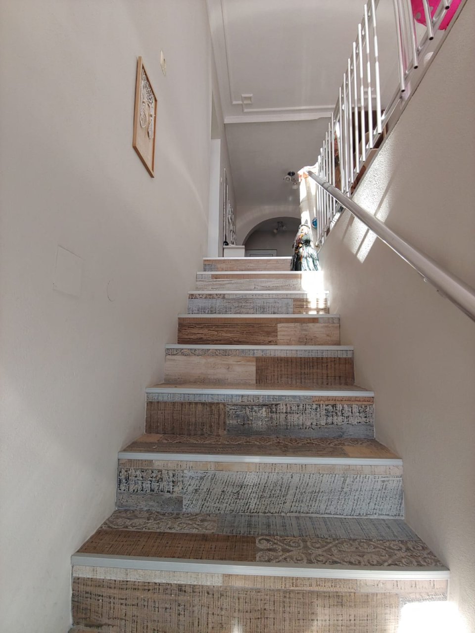 Голяма двуетажна къща в центъра на Кошарица, Слънчев бряг близо до морето