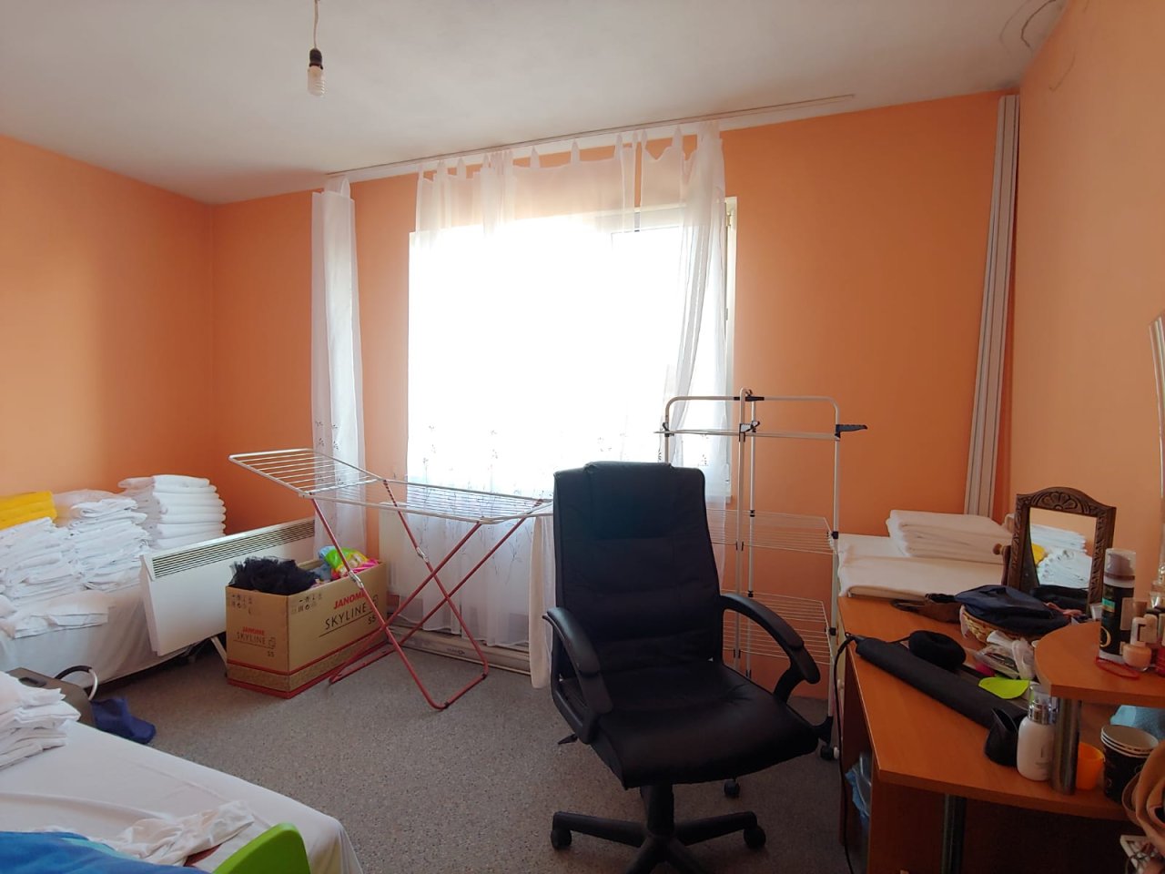 Голяма двуетажна къща в центъра на Кошарица, Слънчев бряг близо до морето