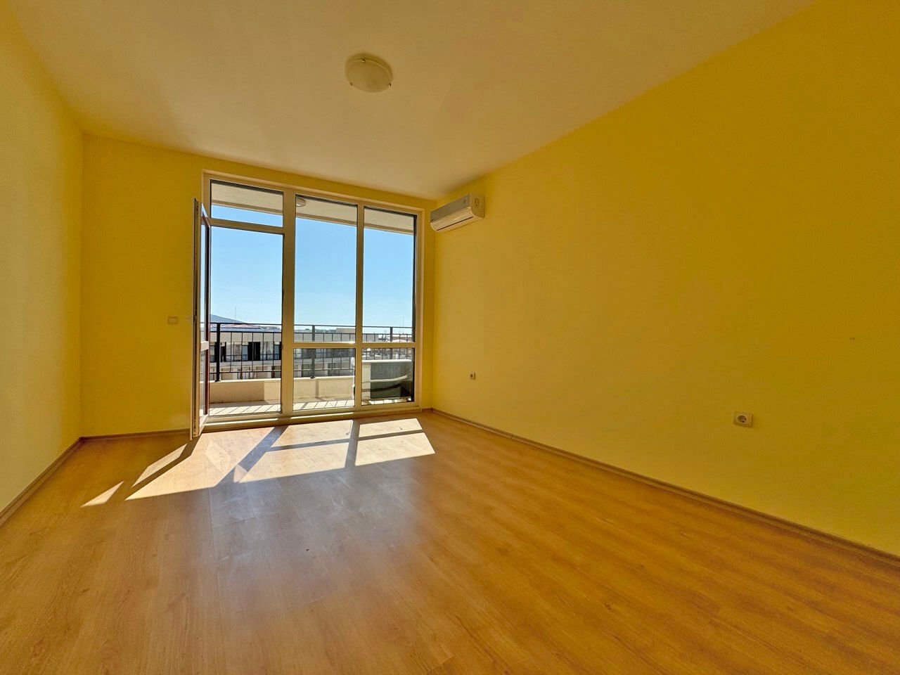 Двустаен апартамент в комплекс Луксор в Свети Влас