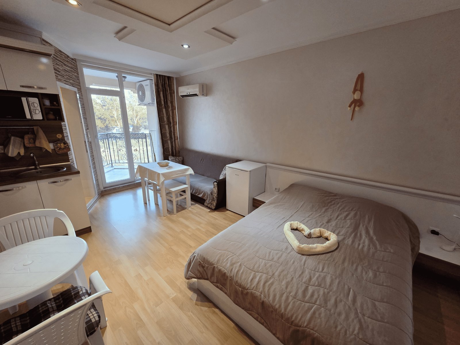 Студио Бахами, изглед към басейна – 34 м², 4-ти етаж, Слънчев бряг