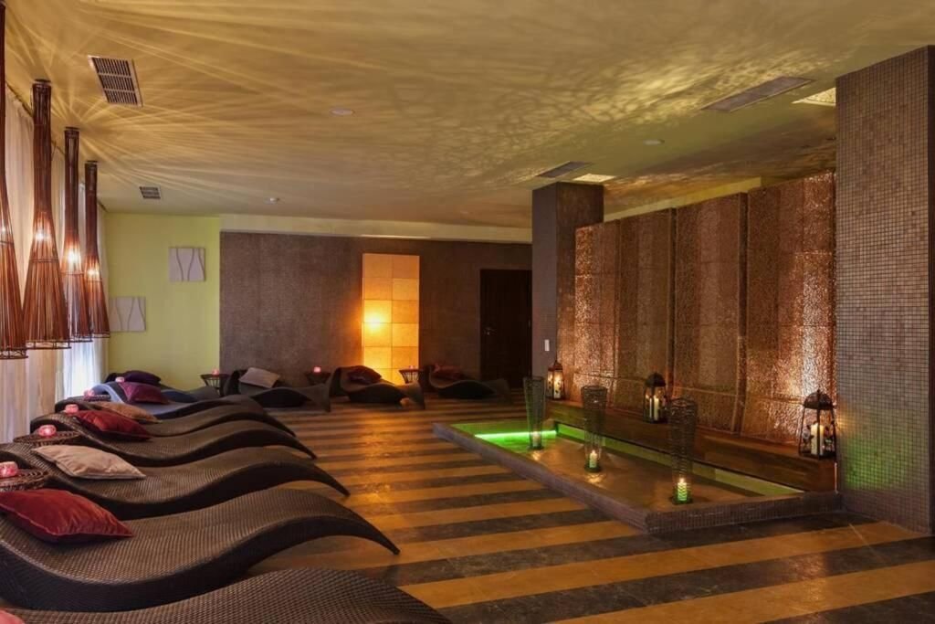 Двустаен апартамент в Royal Beach Barcello, Слънчев бряг, България