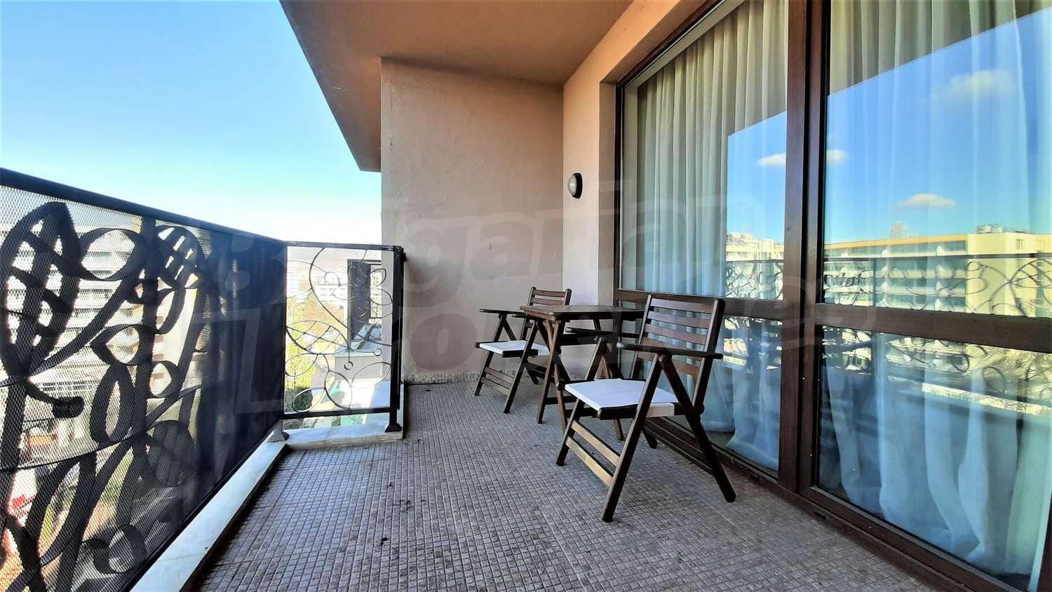 Двустаен апартамент в Royal Beach Barcello, Слънчев бряг, България