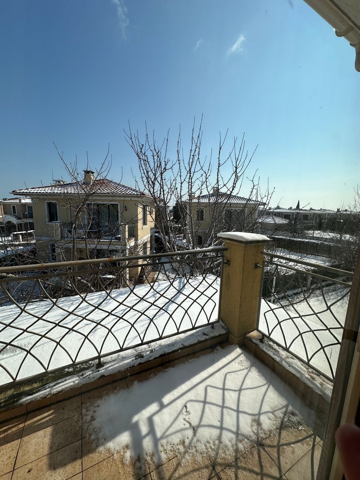 Къща с три спални в Victoria Residences