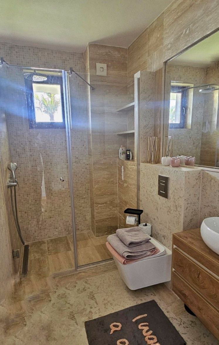 Къща с една семейна къща с гледка към морето Свети Влас България