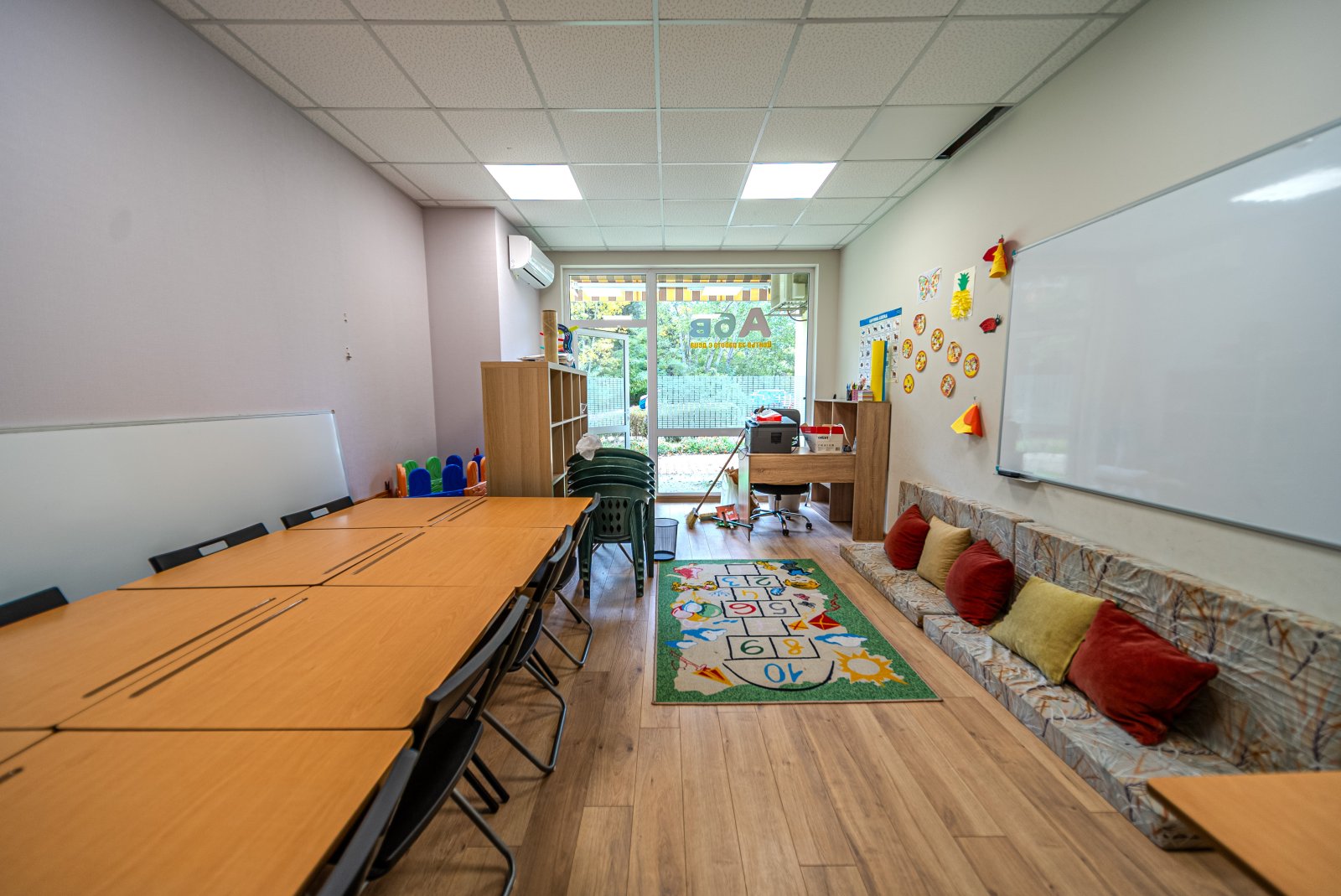 Бюро в комплекс Корсика на Слънчев бряг, България