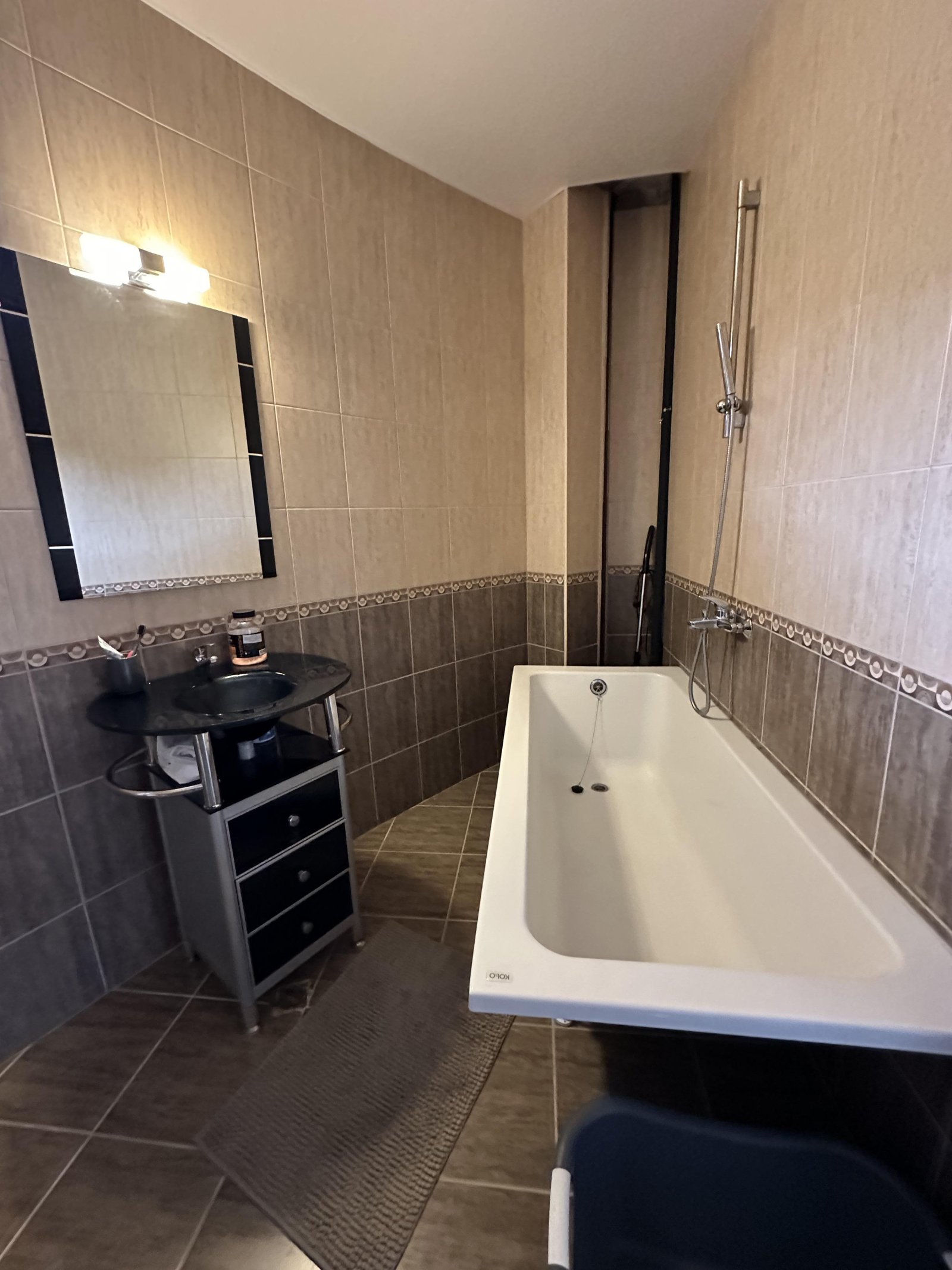 Двуетажна къща с гараж в Свети Влас