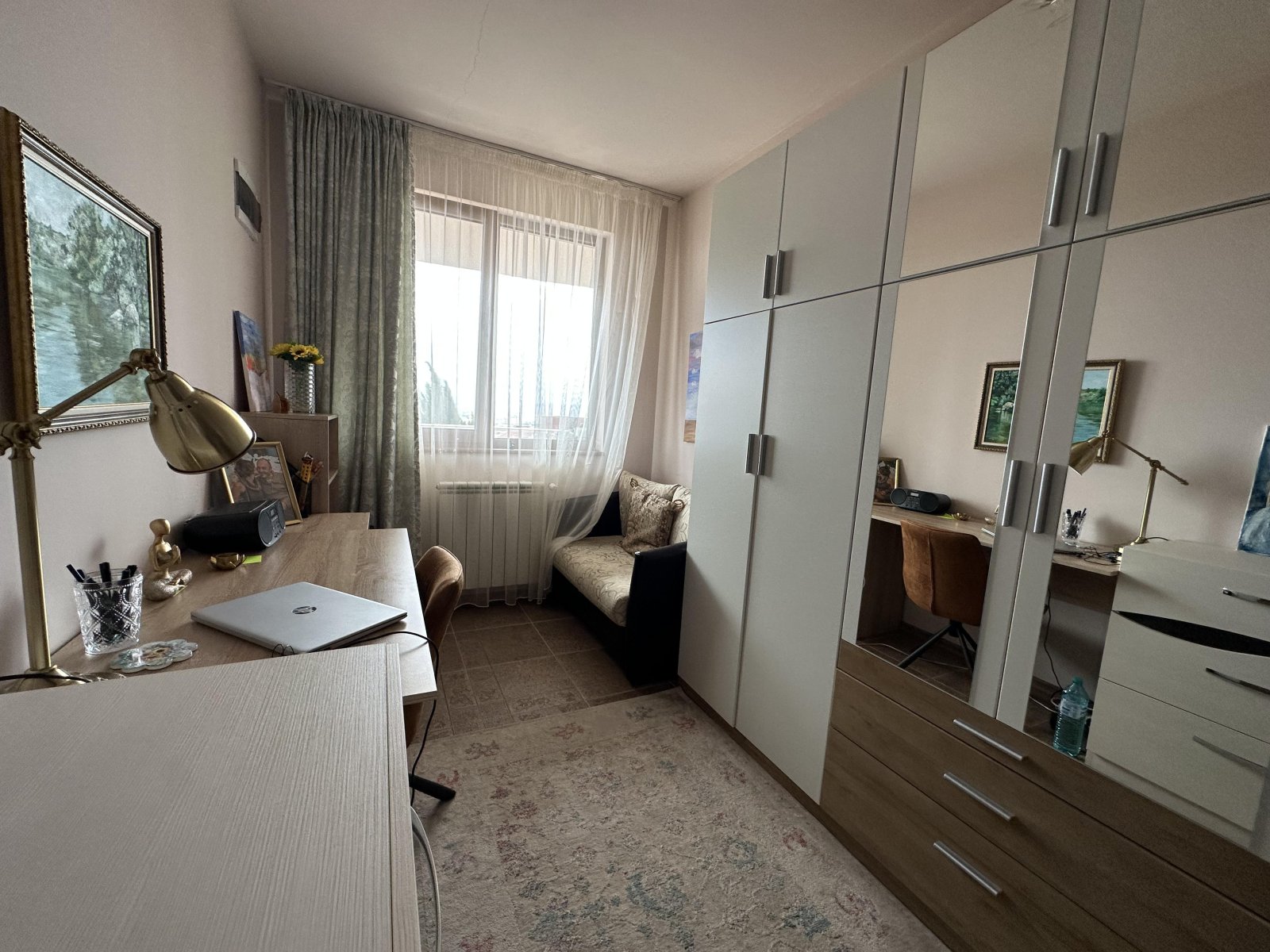 Двуетажна къща с гараж в Свети Влас