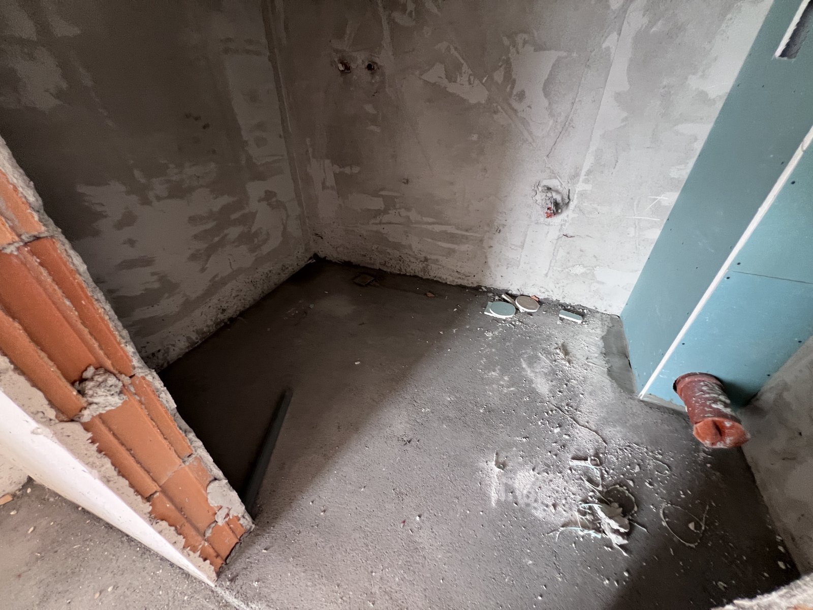 3-стаен апартамент в груб строеж, град Поморие, България