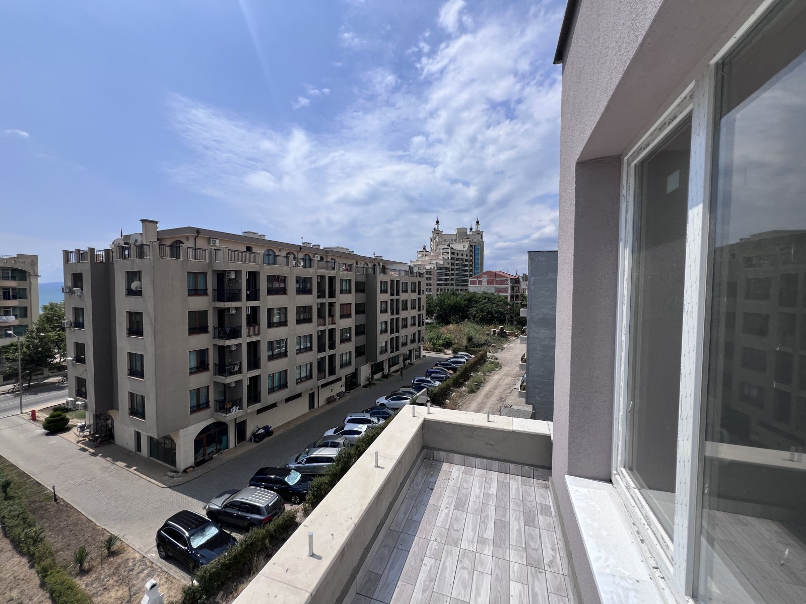 3-стаен апартамент в груб строеж, град Поморие, България