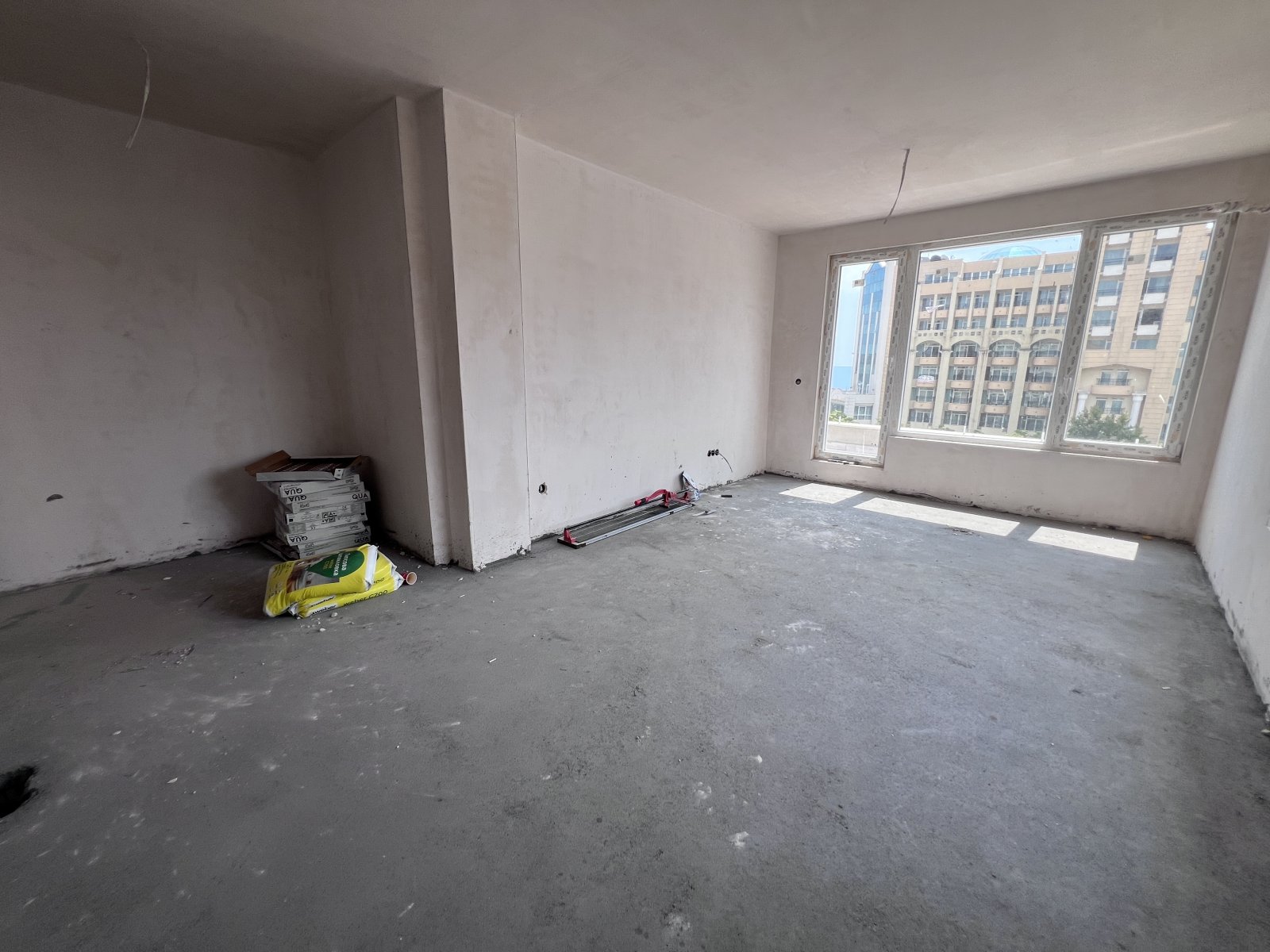 3-стаен апартамент в груб строеж, град Поморие, България