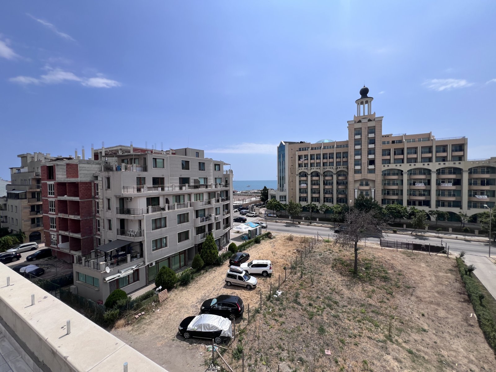 3-стаен апартамент в груб строеж, град Поморие, България