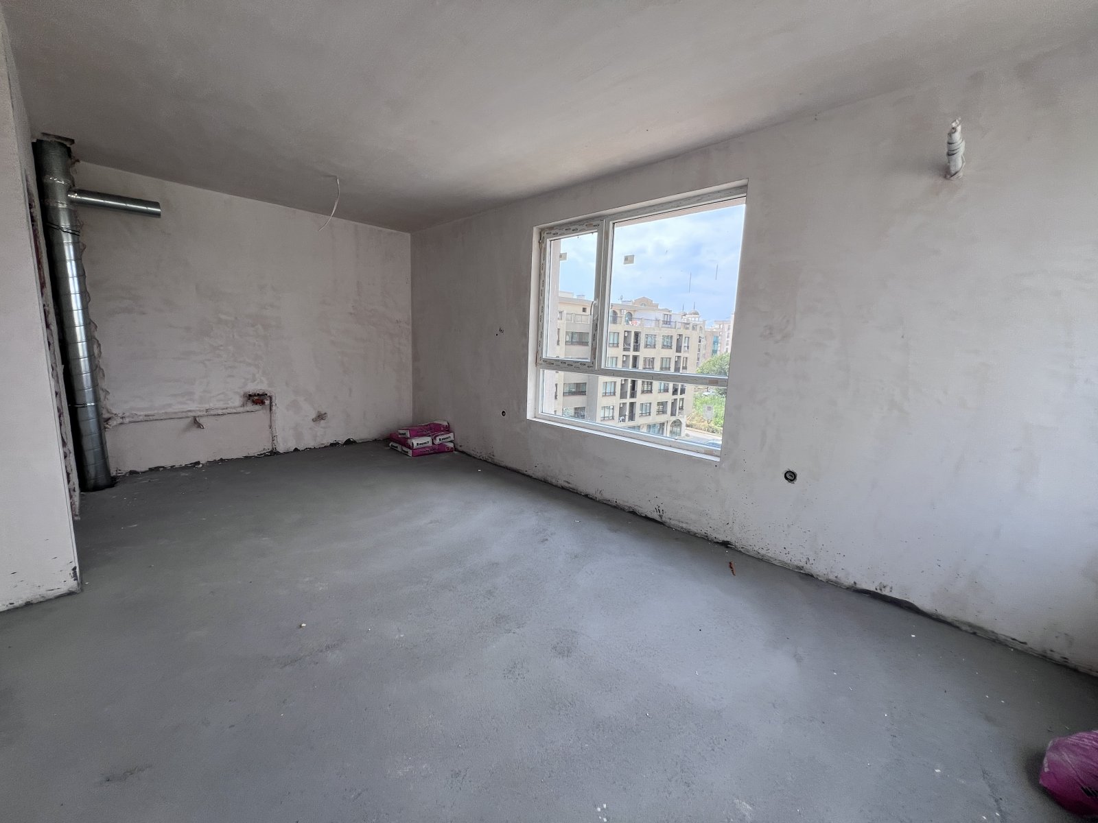 3-стаен апартамент в груб строеж, град Поморие, България