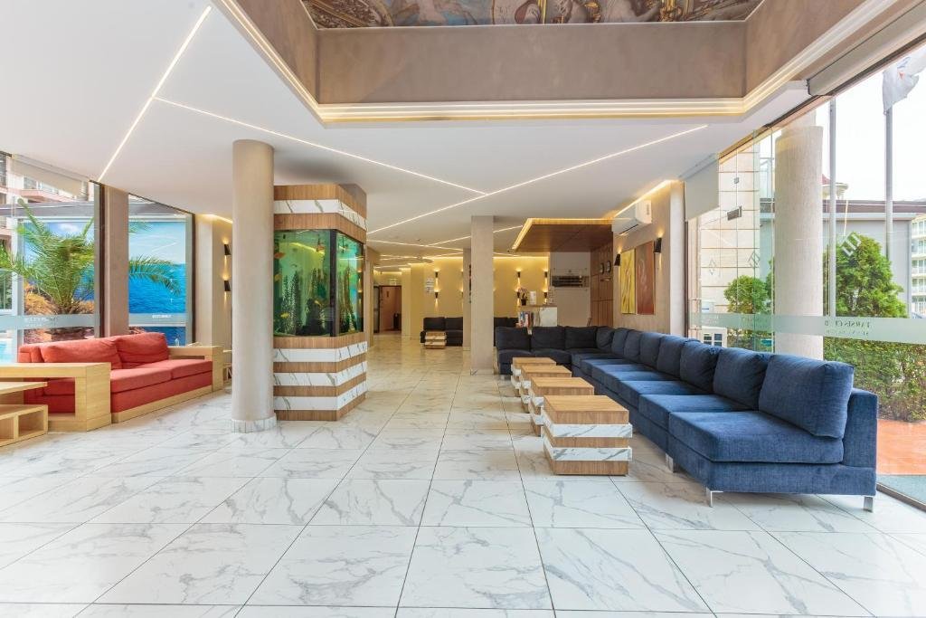 3-стайно жилище в комплекс Тарсис, Слънчев бряг, България