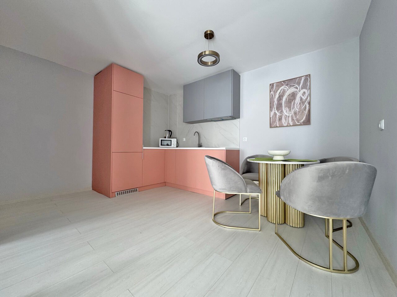 Тристайно жилище с гледка към басейна в комплекс Жадоре, Слънчев бряг, България