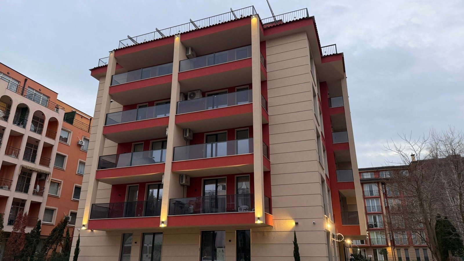 Тристаен апартамент в комплекс SUNNY VIEW CENTRAL, Свети Влас, България