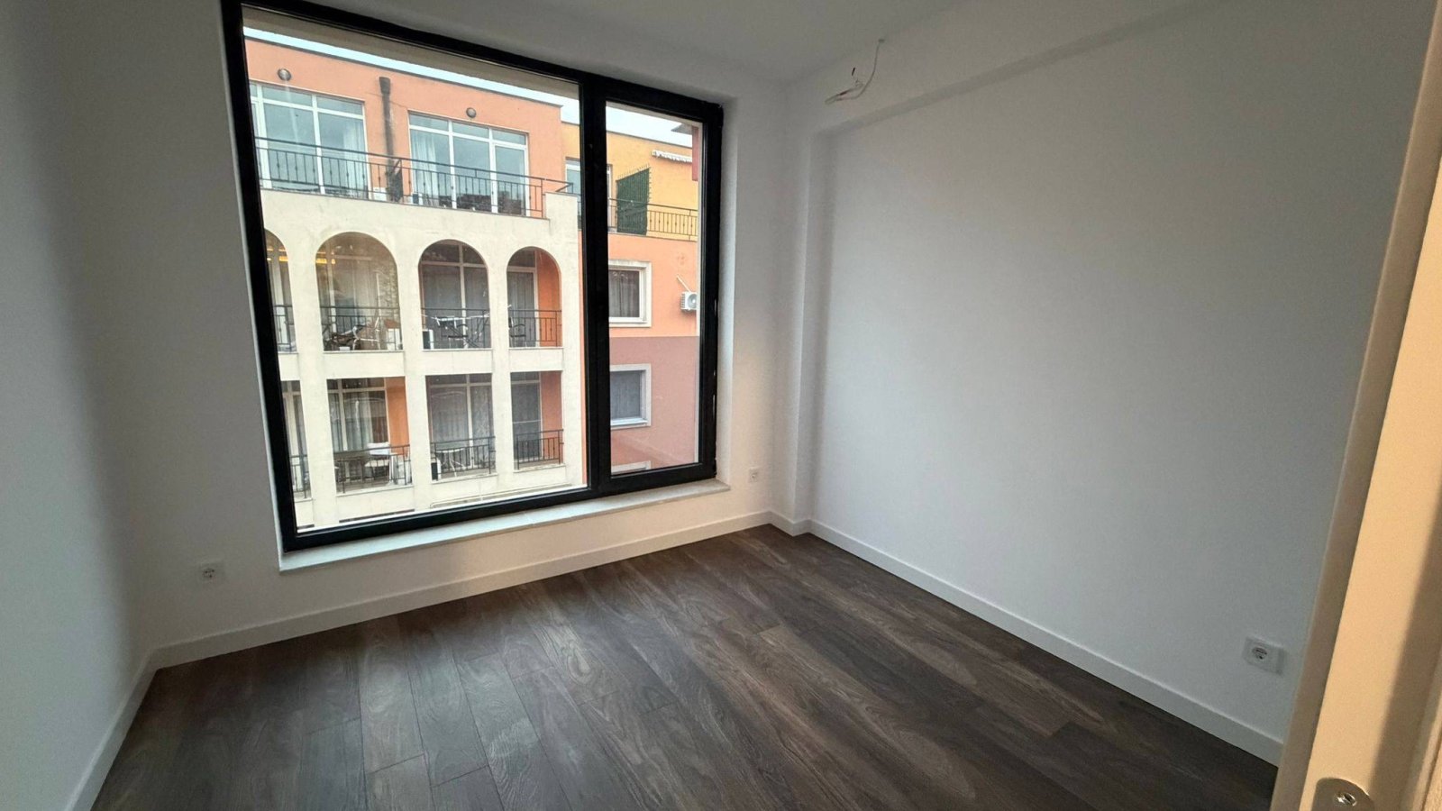 Тристаен апартамент в комплекс SUNNY VIEW CENTRAL, Свети Влас, България