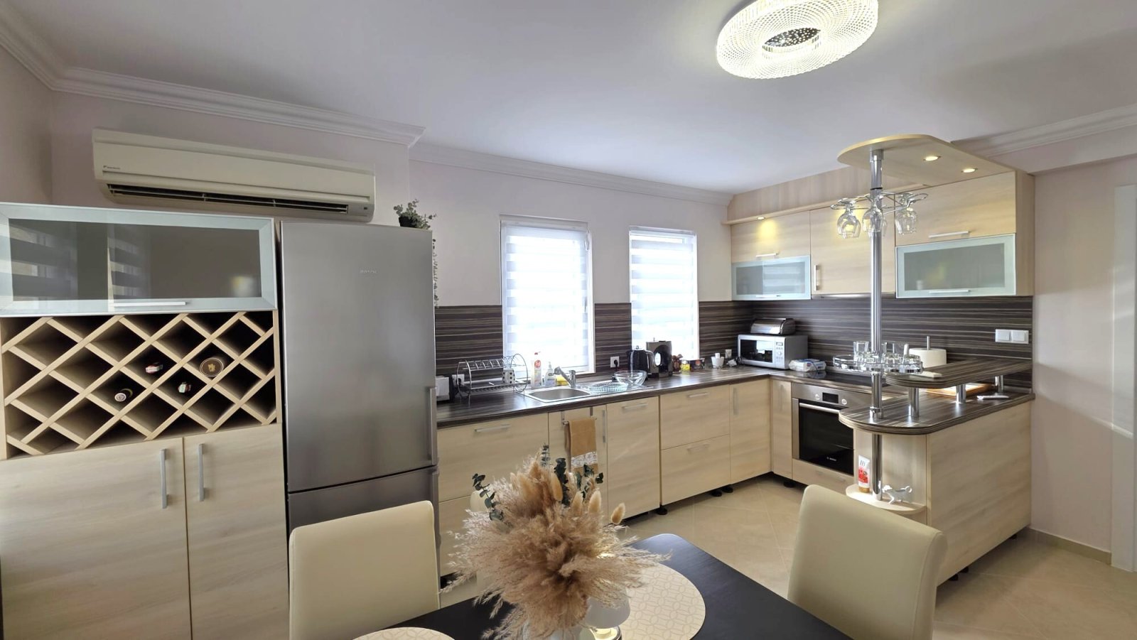 Двуетажна къща с пет стаи в комплекс Виктория Хил, Сарафово, България