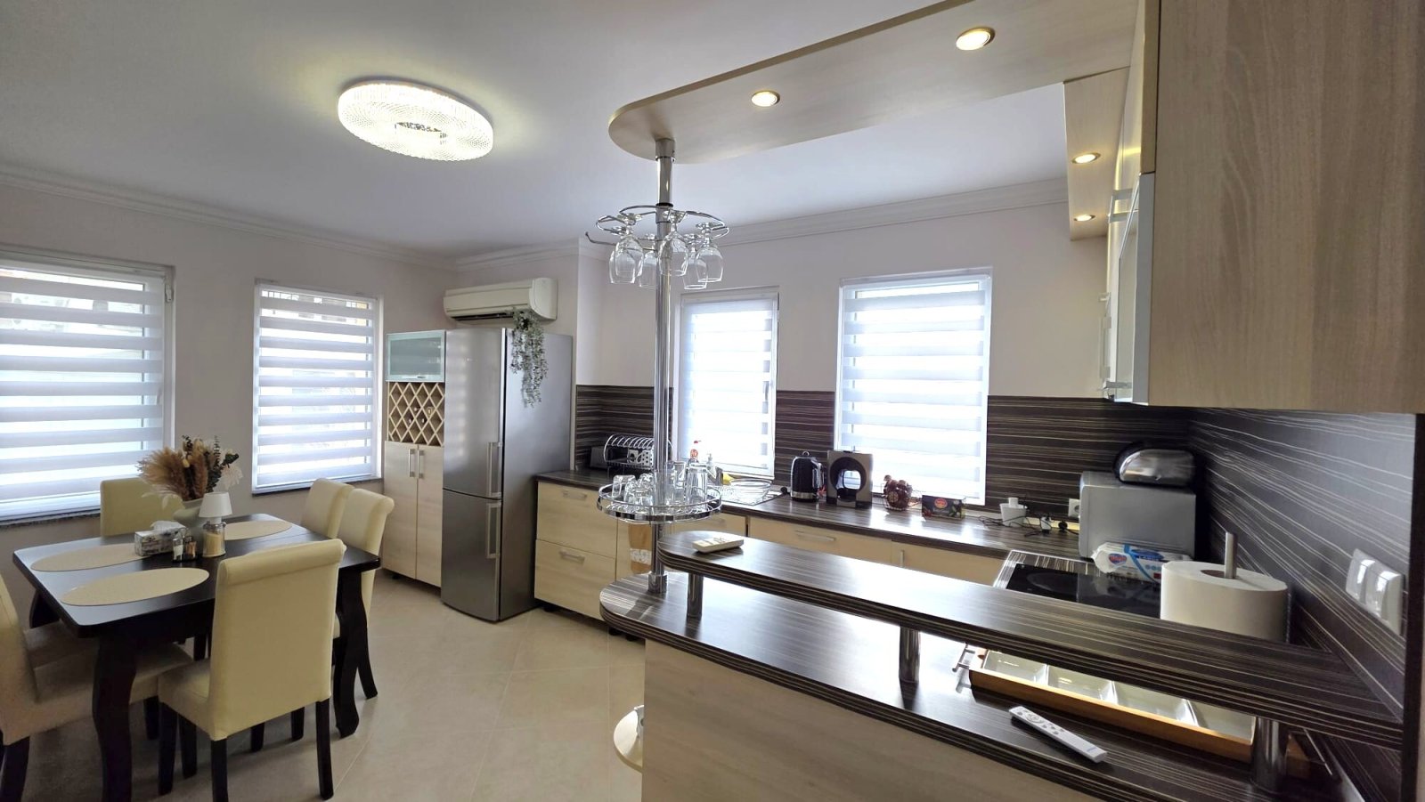 Двуетажна къща с пет стаи в комплекс Виктория Хил, Сарафово, България