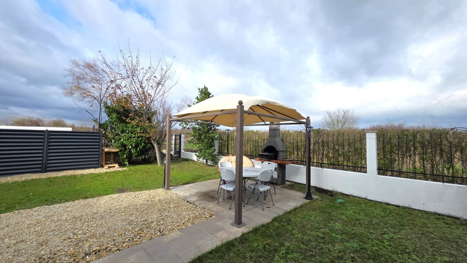 Двуетажна къща с пет стаи в комплекс Виктория Хил, Сарафово, България