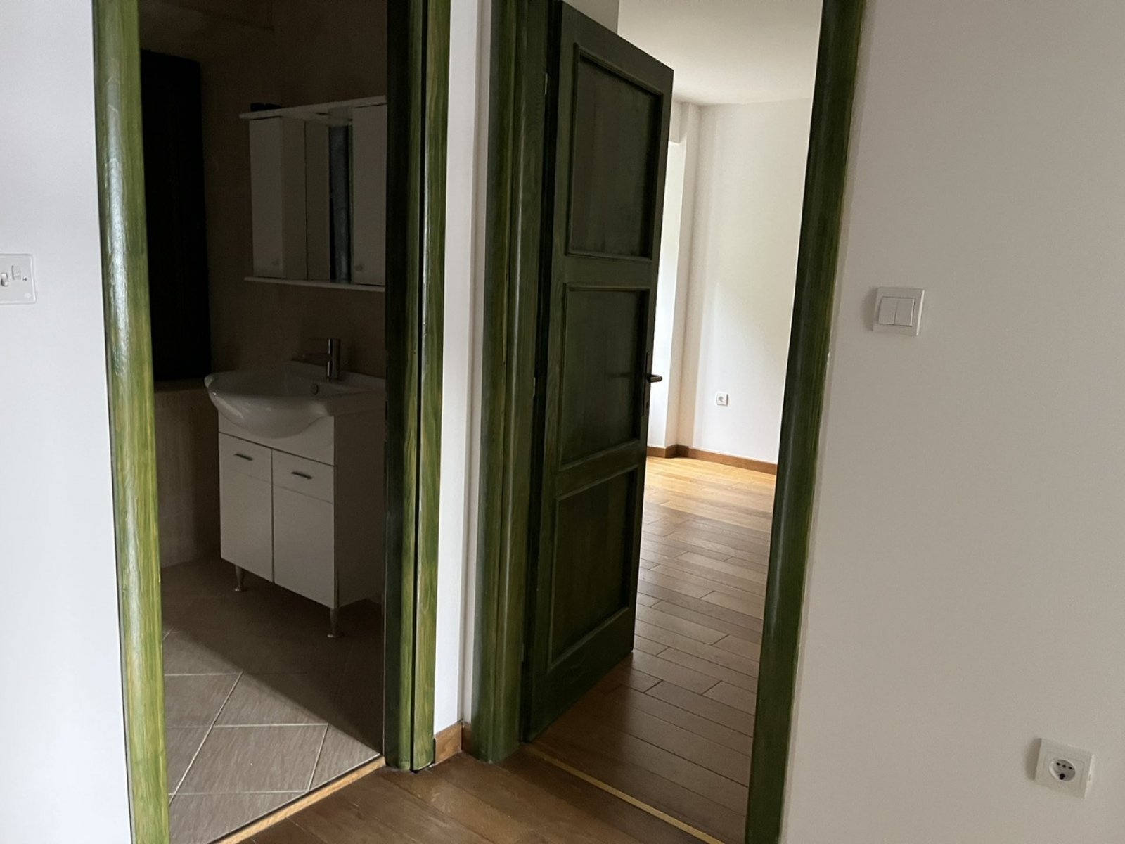 Renoviertes Steinhaus am Meer in Lepetane, Tivat – Die ideale Kombination aus Geschichte und modernem Wohnen