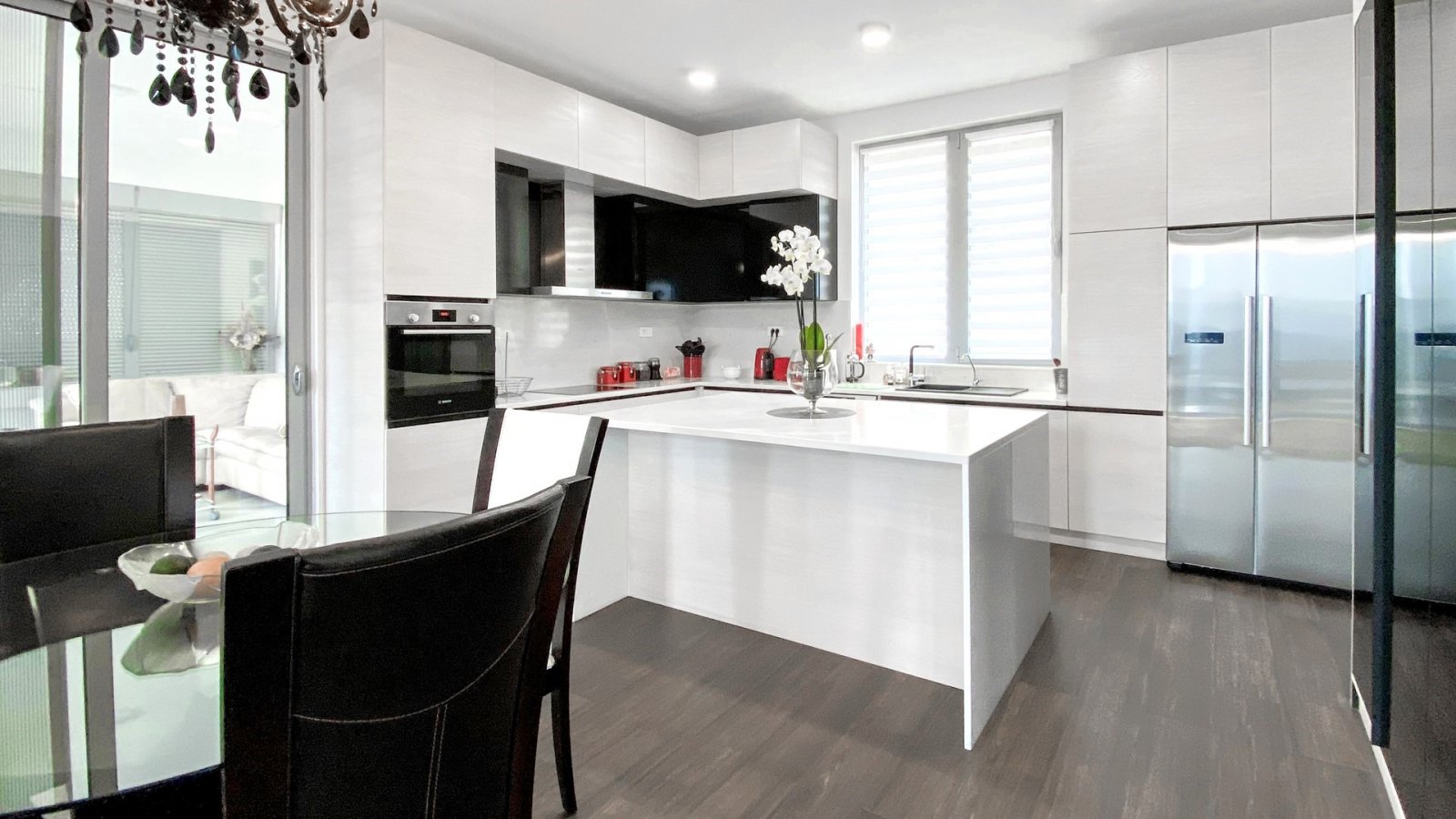 Moderne Villa mit Panoramablick aufs Meer in ruhiger Lage in Kumbor