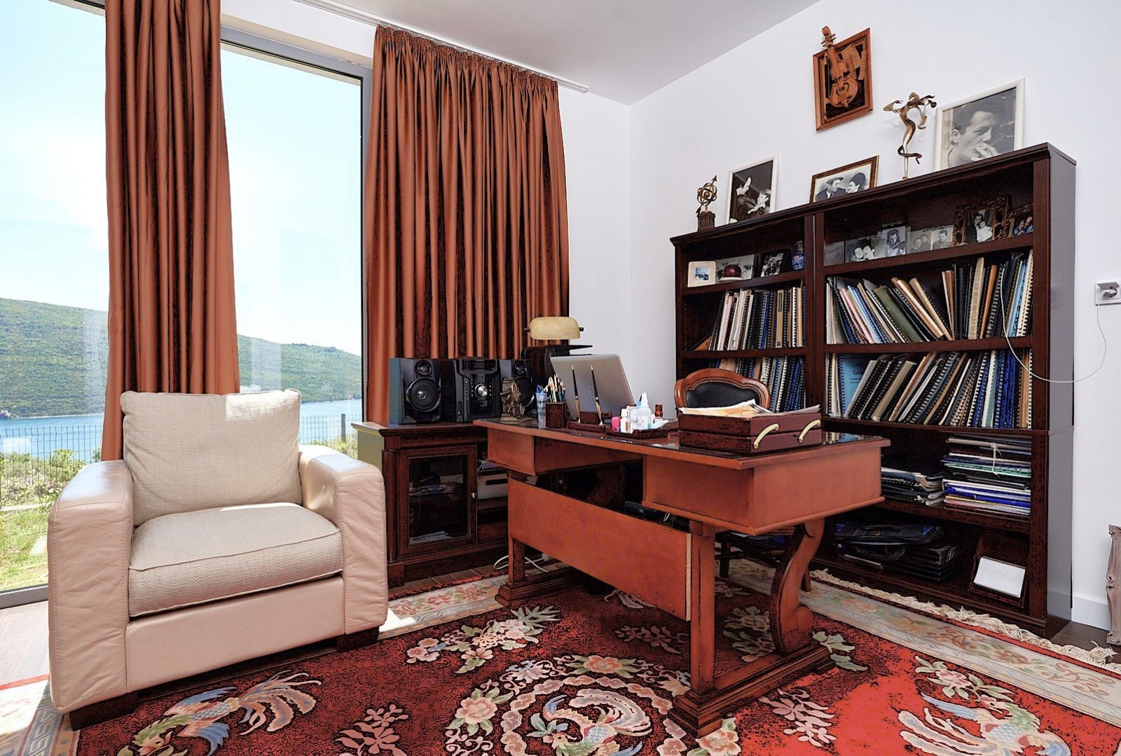 Moderne Villa mit Panoramablick aufs Meer in ruhiger Lage in Kumbor