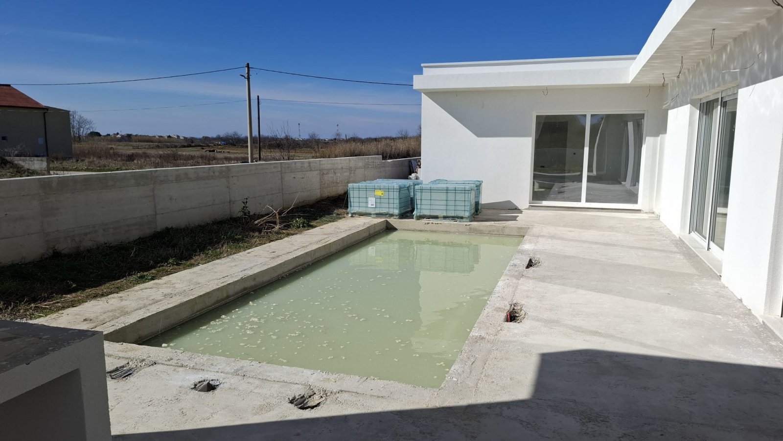 Elegante Villa mit Pool und Sommerküche in ruhiger Lage in Privlaki. Idealer Ort zum Entspannen und Genießen.