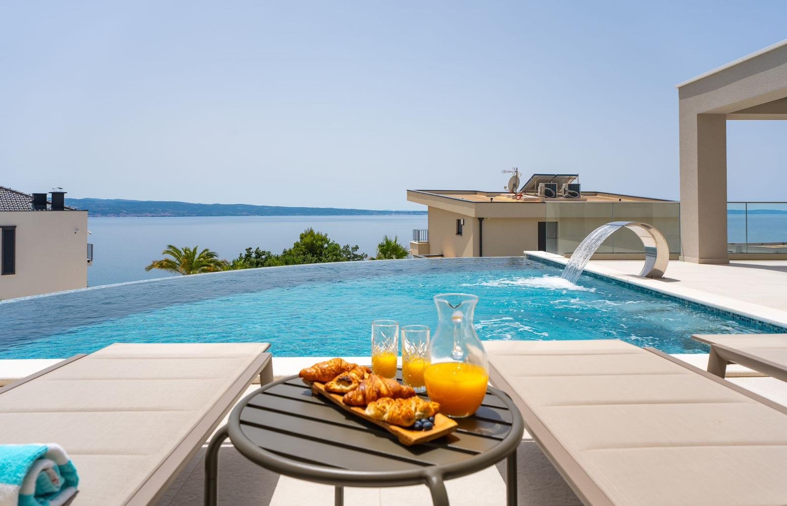 Charmante Villa mit Pool und Meerblick in der Gegend von Split