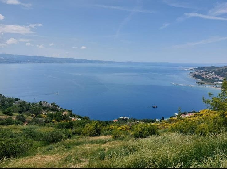 Grundstück und Projekt für zwei Villen in ruhiger Lage mit Panoramablick, Borak Omiš