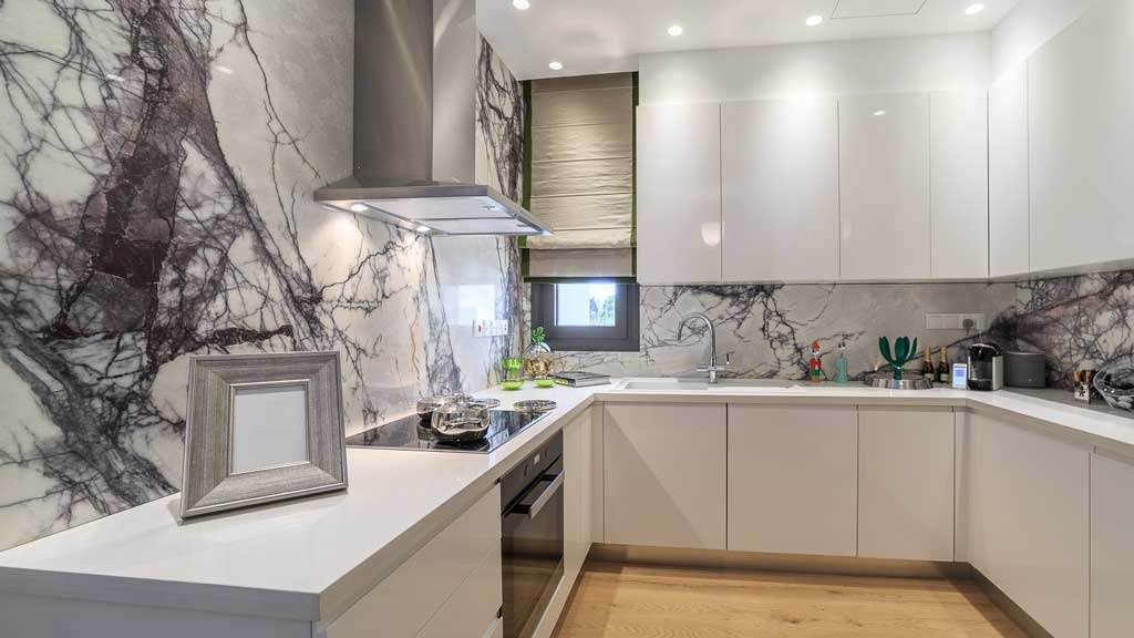 Kapitalanlage: Zwei-Zimmer-Wohnung nur 700 m vom Meer in Limassol entfernt, Meerblick