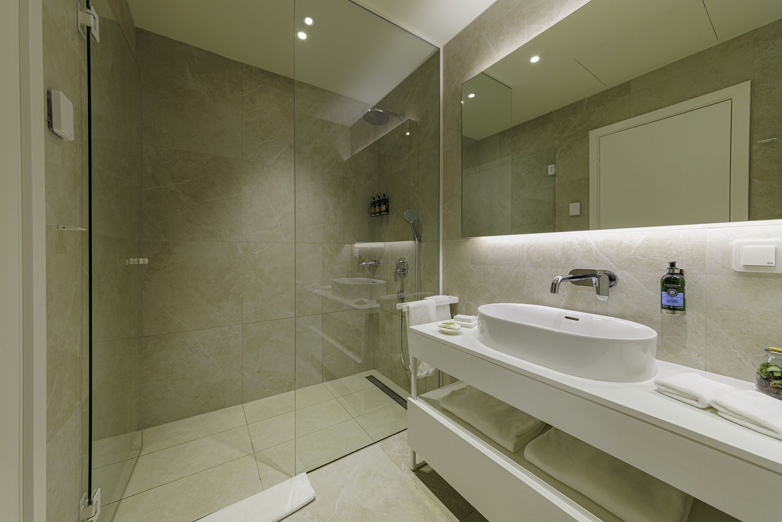 Exklusive Ferienwohnung mit Blick auf die Adria in einem erstklassigen Ferienort in Umag Savudrija, das Meer in unmittelbarer Nähe