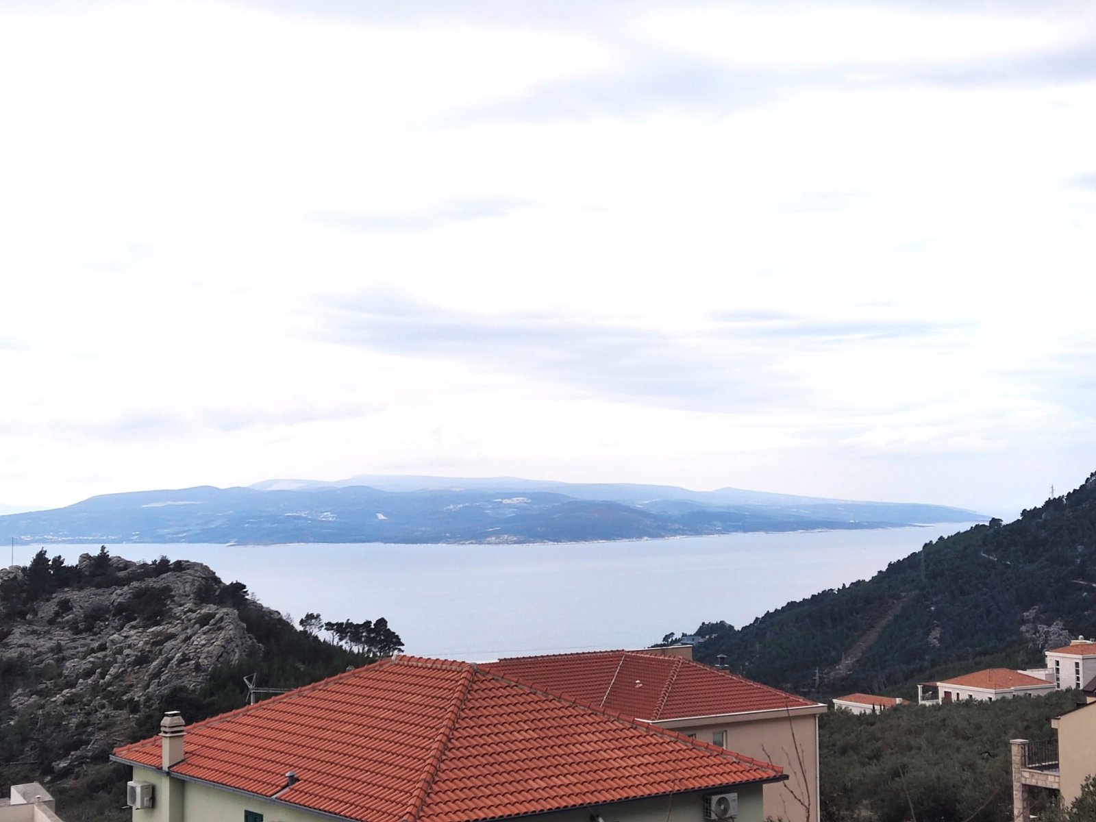Stilvolles Apartmenthaus mit Pool und Meerblick im Herzen der Makarska Riviera