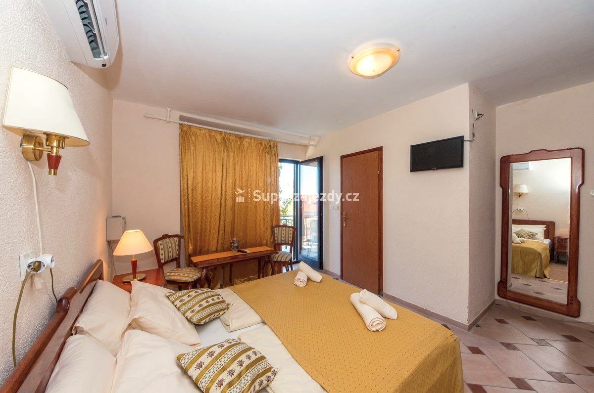 Gemütliches Mini-Hotel mit Restaurant und Pool, nur 100 m vom Meer entfernt – Crikvenica