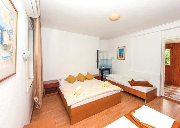 Gemütliches Mini-Hotel mit Restaurant und Pool, nur 100 m vom Meer entfernt – Crikvenica