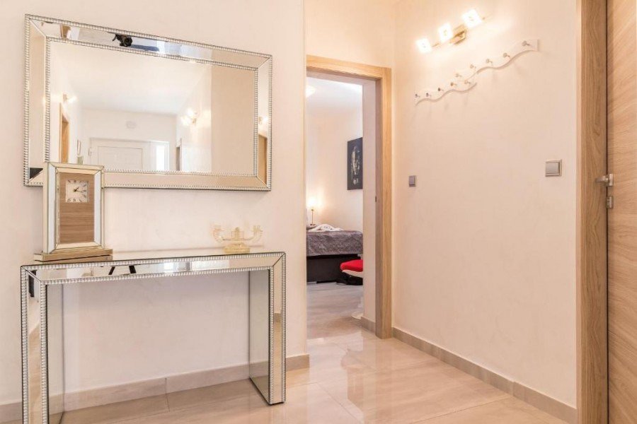 Modern eingerichtetes Apartment mit Swimmingpool in attraktiver Lage, nahe dem Strand in Medulin