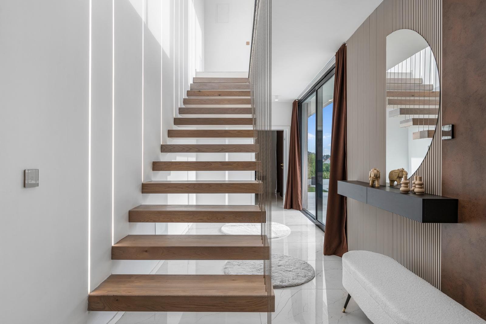 Moderne Luxusvilla mit Pool und Meerblick in Tribunj