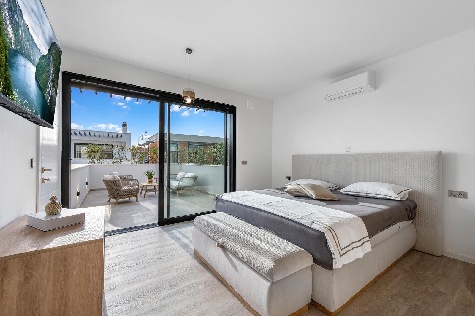 Moderne Luxusvilla mit Pool und Meerblick in Tribunj