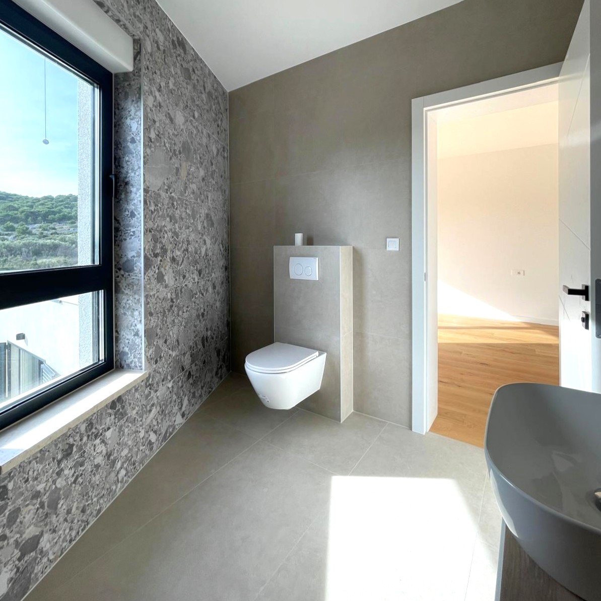 Nova, Luxusvilla, 150 m vom Meer entfernt, Panoramablick, Swimmingpool, Garage in Betina, Tisno