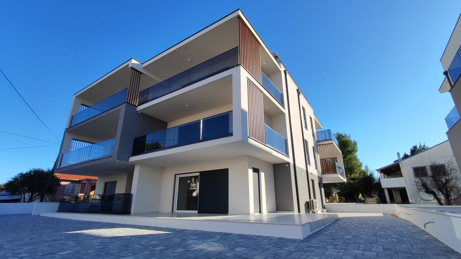 Exklusive Maisonette-Wohnung mit Dachterrasse am Srima-Strand