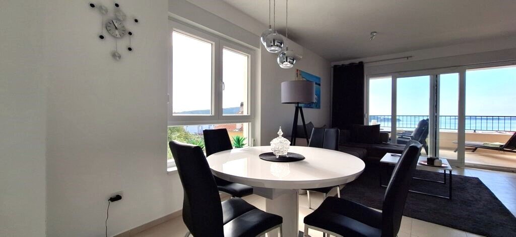 Geräumige Wohnung mit atemberaubendem Blick auf die Altstadt und das Meer, Primošten