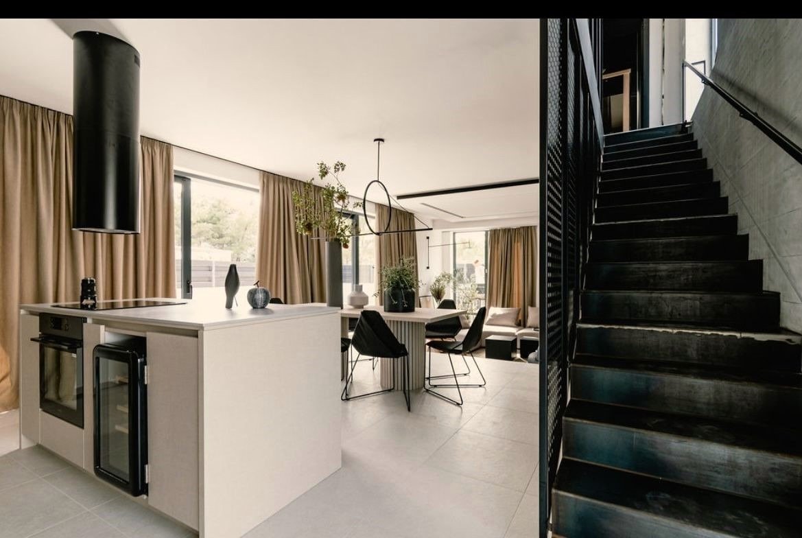 Designvilla mit Pool und Sauna, 350 m vom Meer entfernt, Šibenik