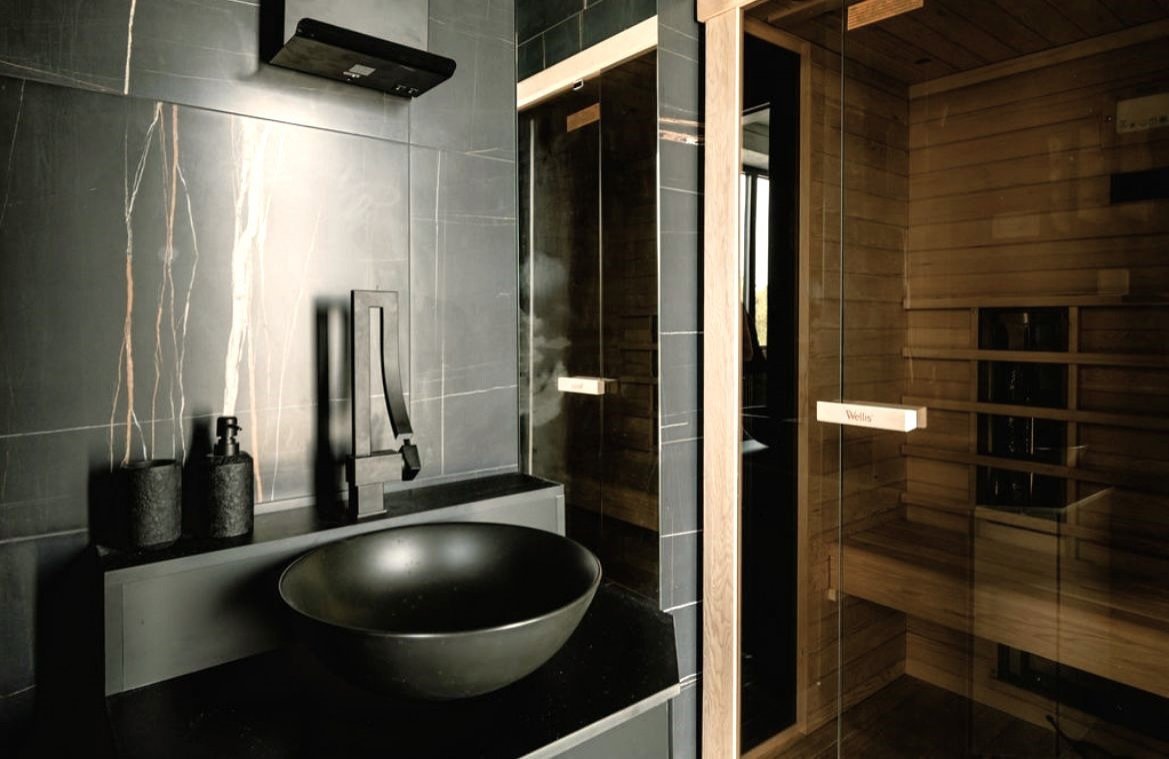 Designvilla mit Pool und Sauna, 350 m vom Meer entfernt, Šibenik