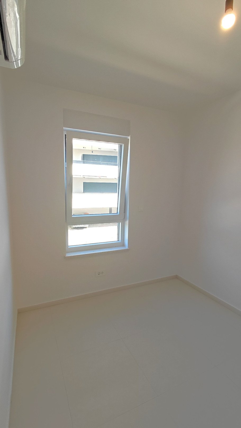 Modernes Apartment mit Meerblick, 400 m vom Strand von Vodice entfernt.