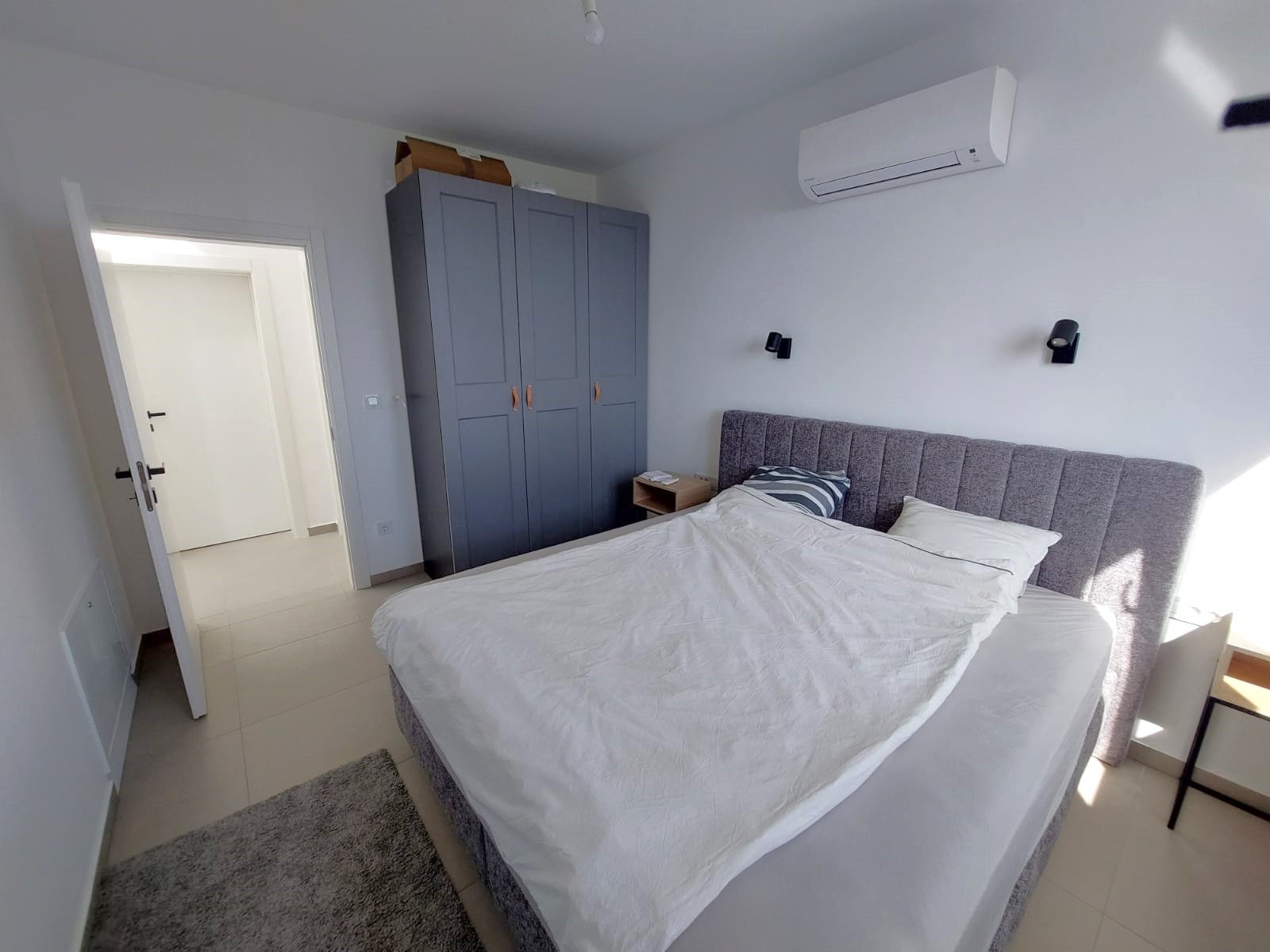 Luxuriöses Doppelhaus mit Swimmingpool und Panoramablick auf das Meer in Vodice