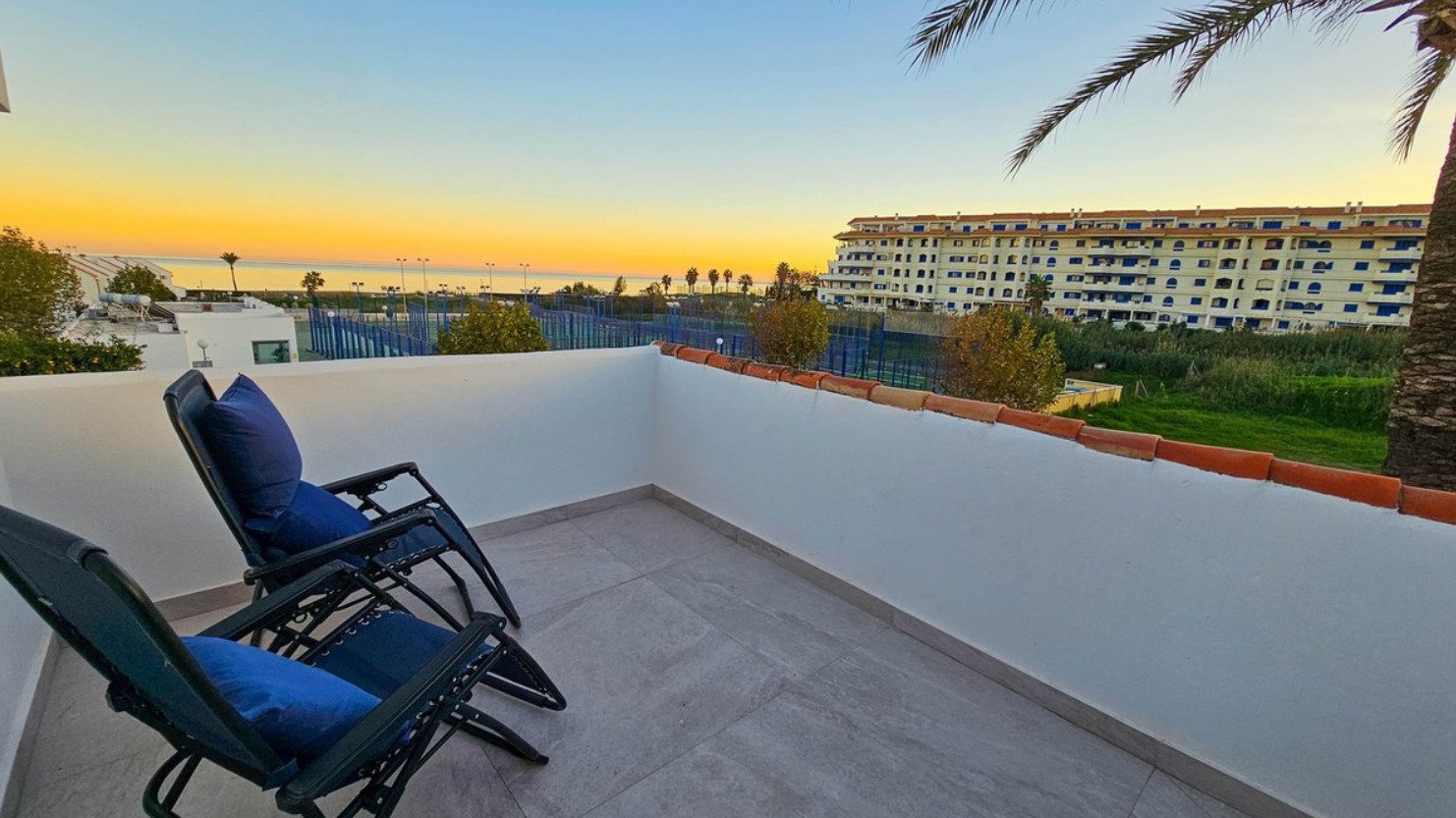 Casares, 	Málaga: Wunderschönes Haus mit Panoramablick aufs Meer – nur 1 Gehminute vom Strand entfernt, Casares Costa del Sol 