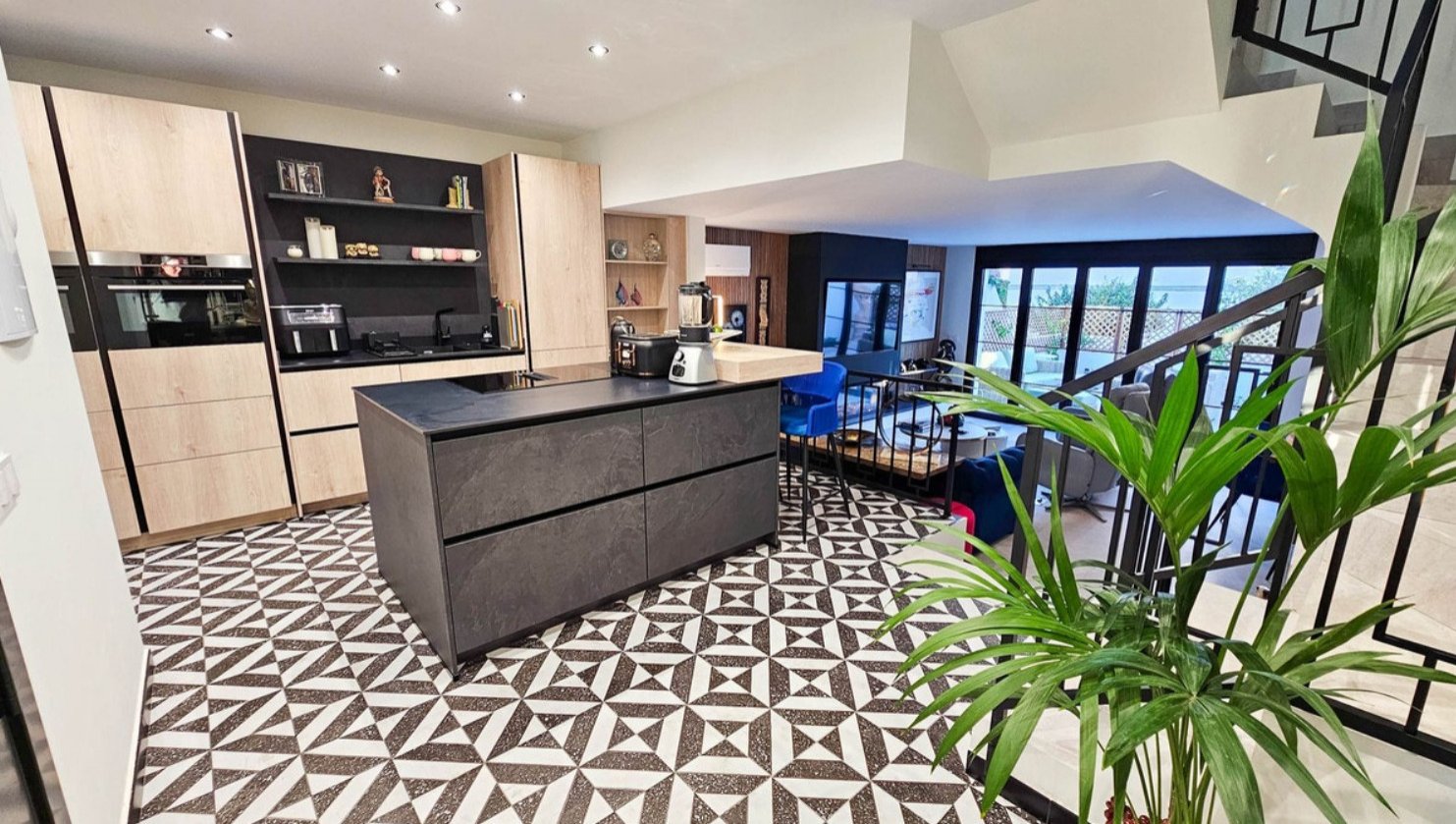 Wunderschönes Haus mit Panoramablick aufs Meer – nur 1 Gehminute vom Strand entfernt, Casares Costa del Sol