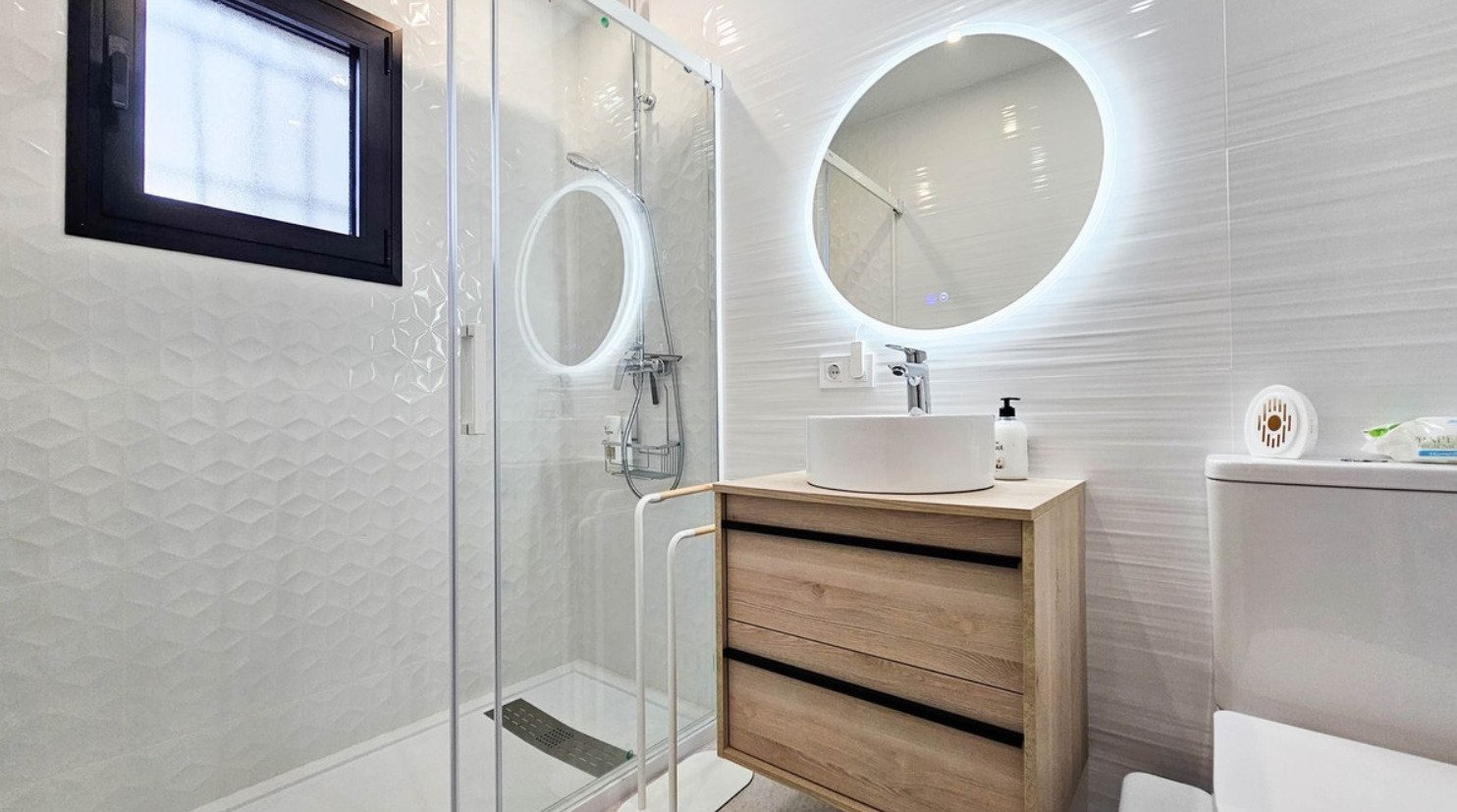 Wunderschönes Haus mit Panoramablick aufs Meer – nur 1 Gehminute vom Strand entfernt, Casares Costa del Sol