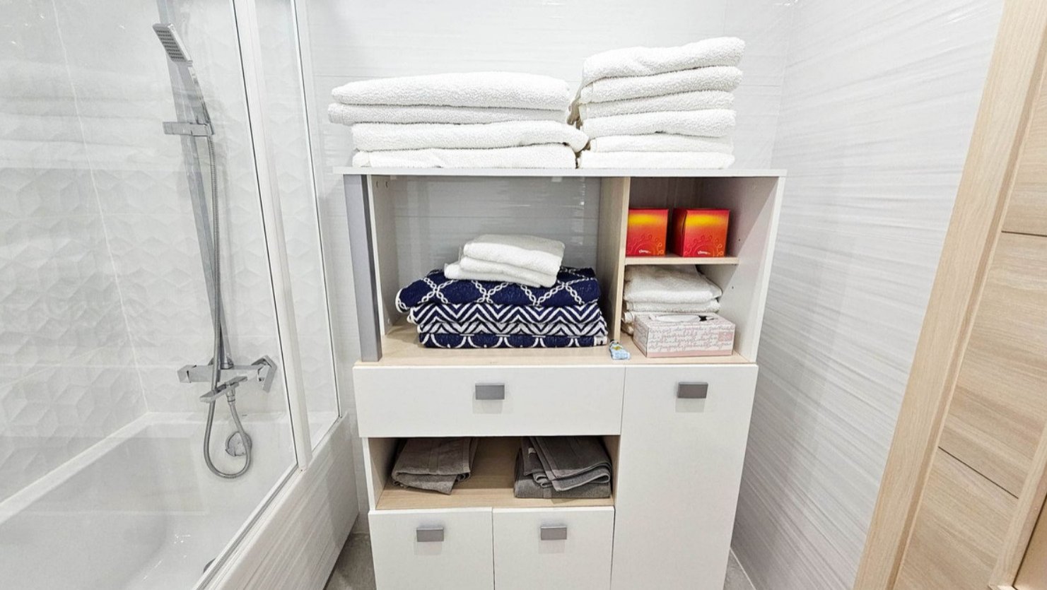 Wunderschönes Haus mit Panoramablick aufs Meer – nur 1 Gehminute vom Strand entfernt, Casares Costa del Sol