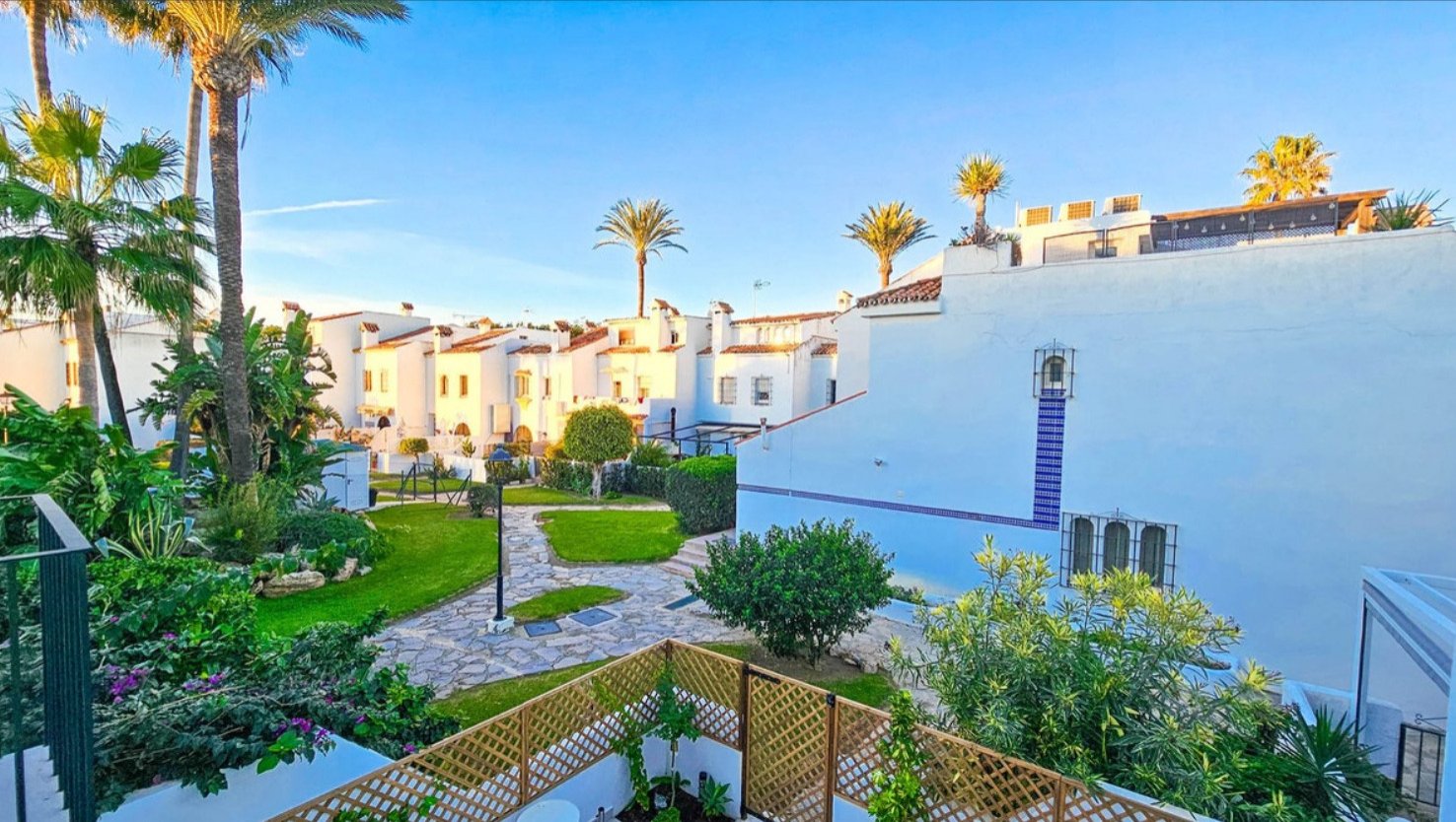 Wunderschönes Haus mit Panoramablick aufs Meer – nur 1 Gehminute vom Strand entfernt, Casares Costa del Sol